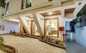 Treebo The Pavilion, Railway Station